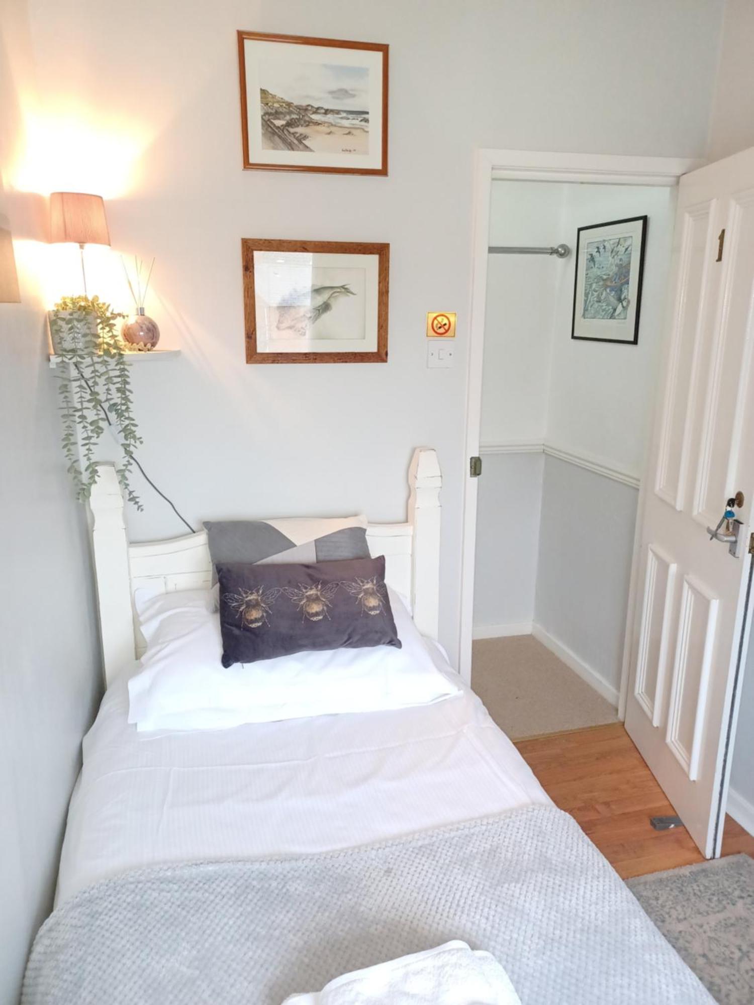 Sandsides Guest House ウィットレイ・ベイ エクステリア 写真