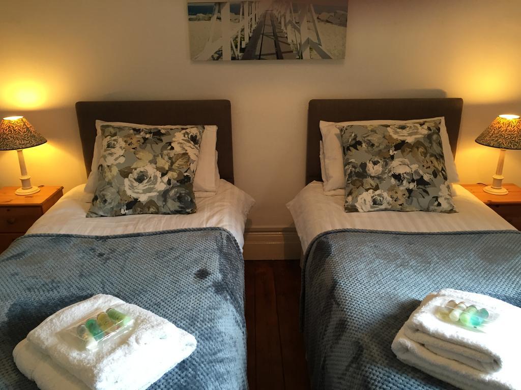 Sandsides Guest House ウィットレイ・ベイ エクステリア 写真