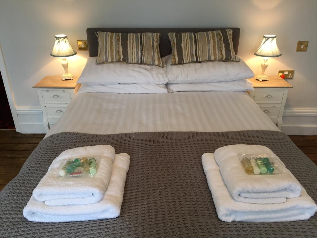 Sandsides Guest House ウィットレイ・ベイ エクステリア 写真