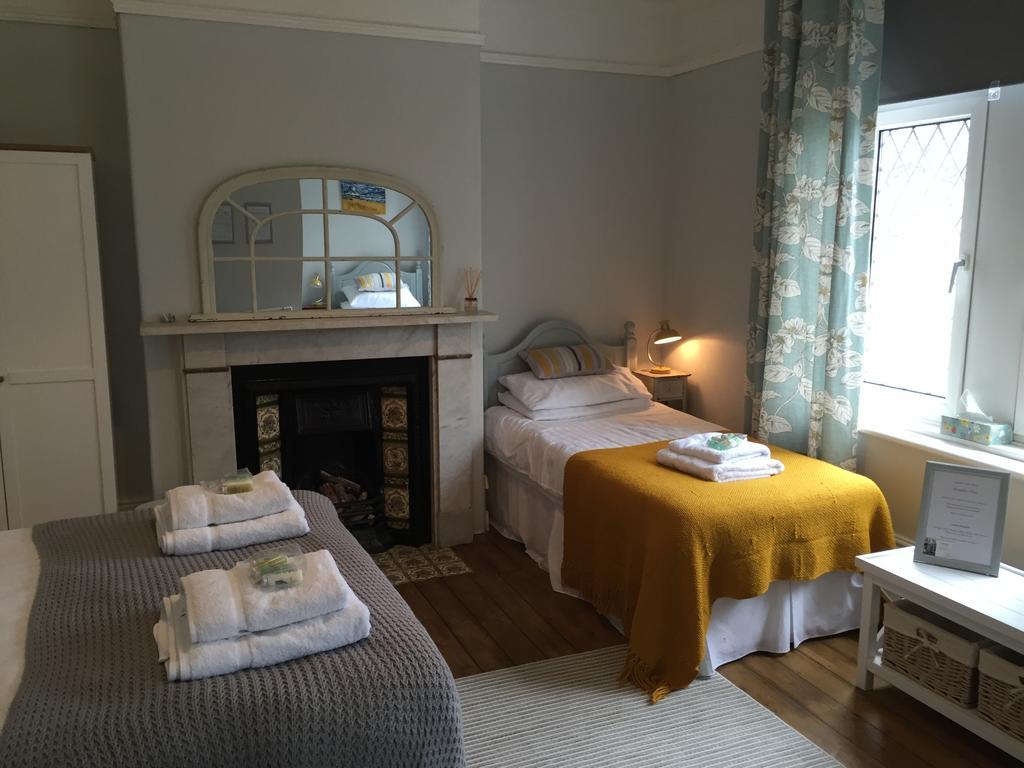 Sandsides Guest House ウィットレイ・ベイ エクステリア 写真